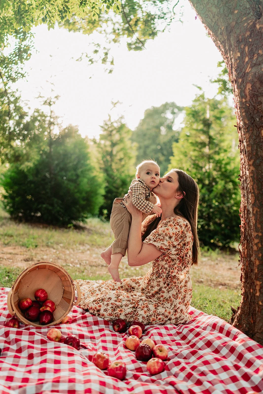 Apple Orchard Mini Session  - Ash Nichole Photos--2.jpg