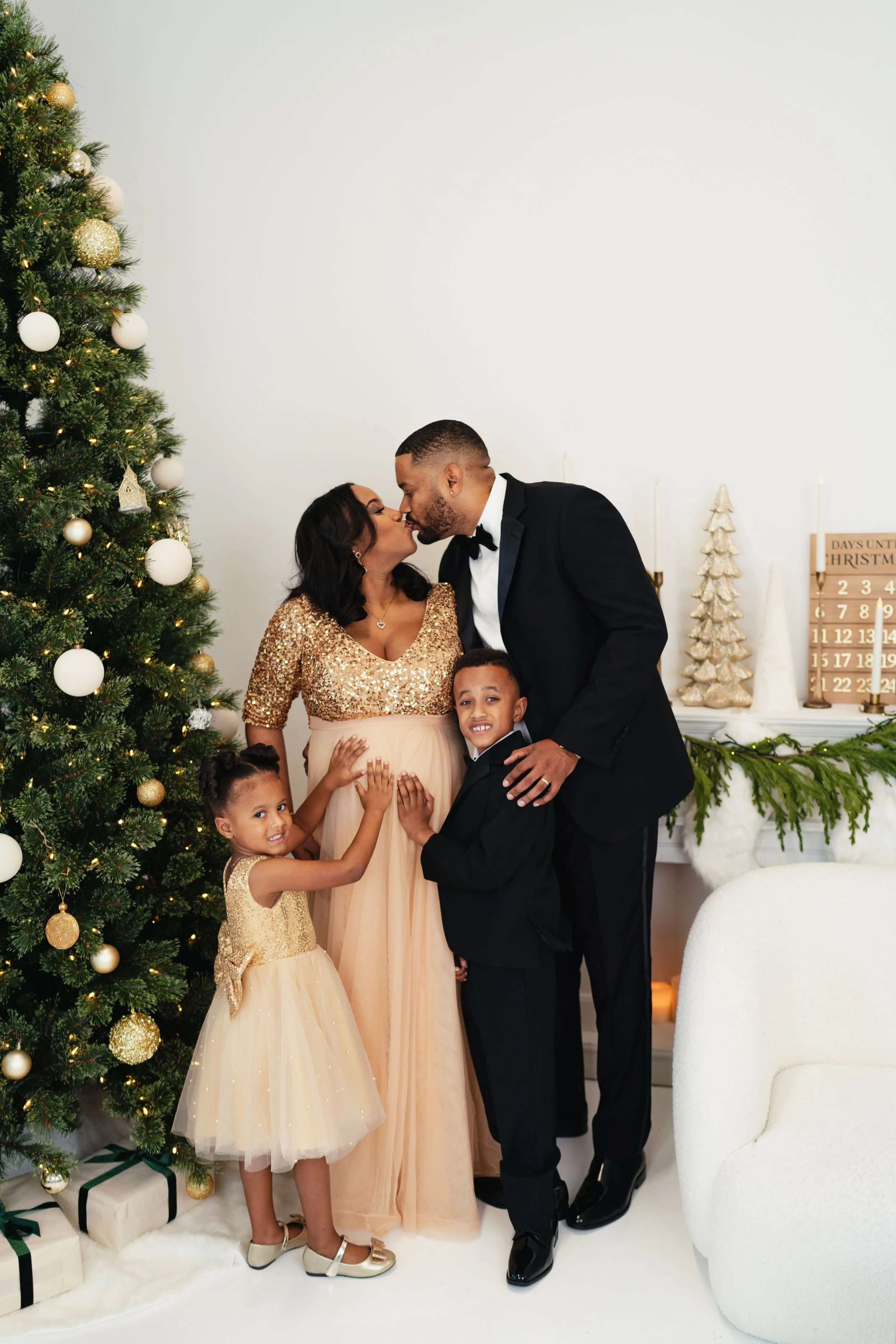Why Christmas Mini Sessions Are Perfect for Holiday Cards