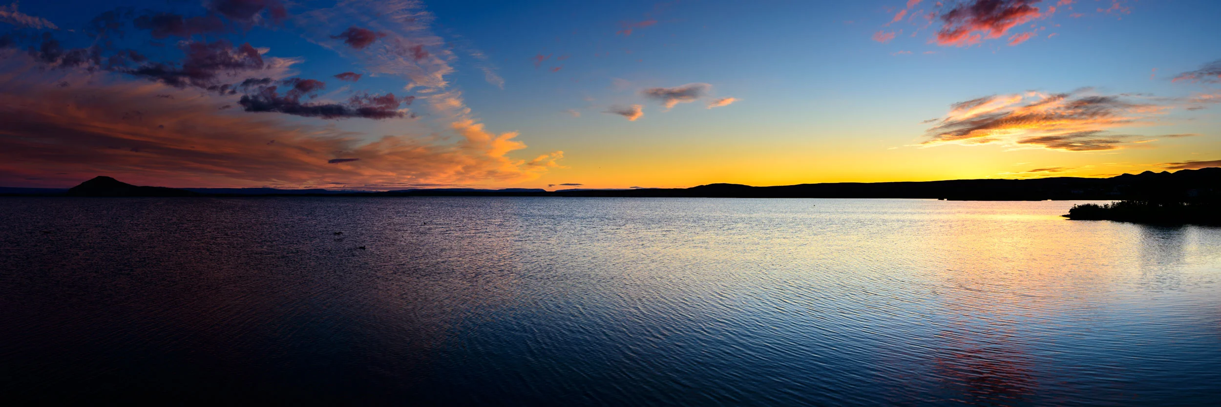 Midnight Sun Lake Myvatn.jpg