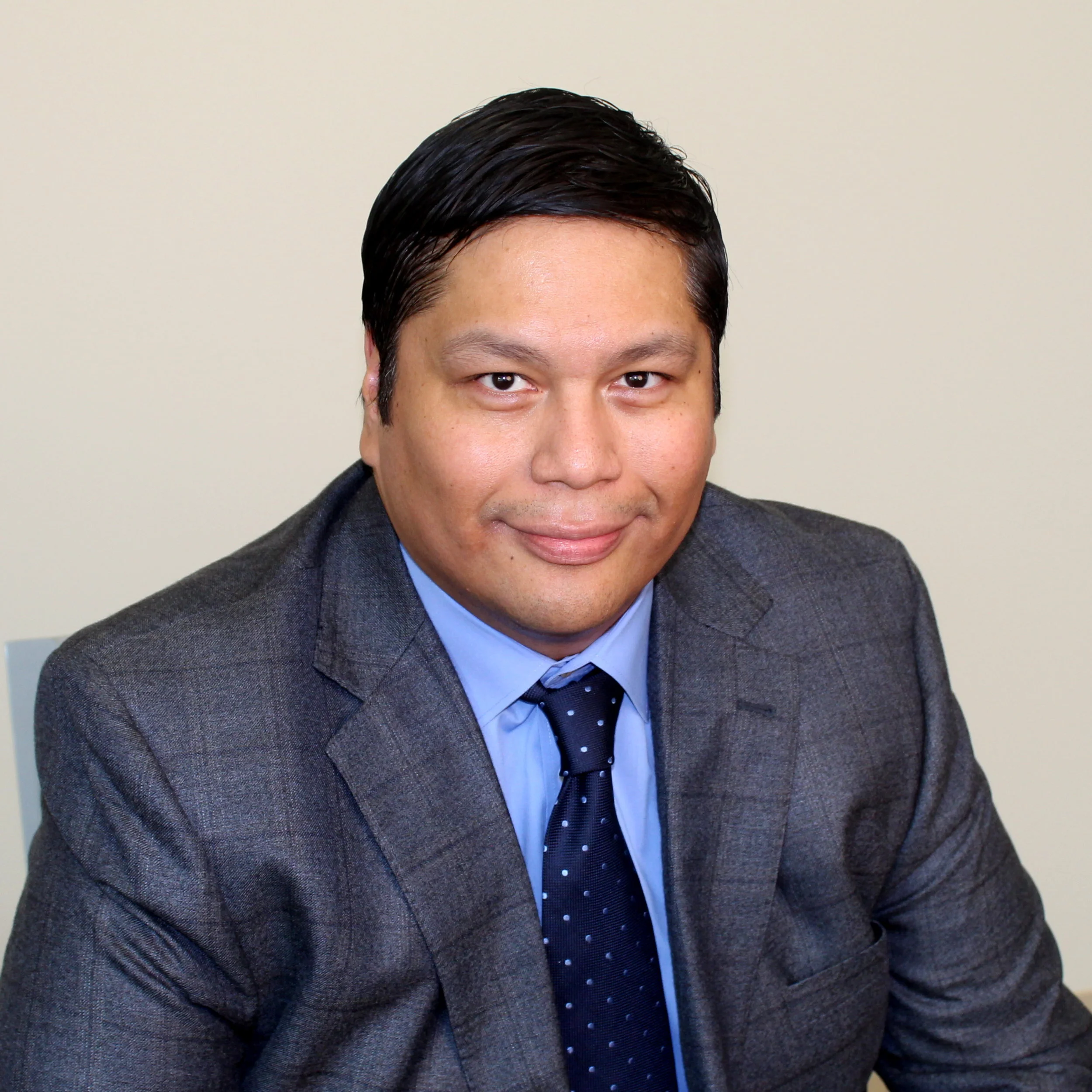 Linkedin picture.jpg