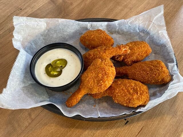 Another new addition to our menu, 🔥Shrimp Jammers🔥 
Six of crispy breaded shrimps stuffed with monterey jack cheese and jalapenos. Served with a side of jalapeno ranch. Check out our full menu - https://www.braseltonbrewing.com/food-menu

Our patio