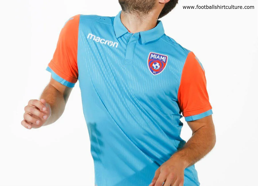 Image courtesy of footballshirtculture.com.
