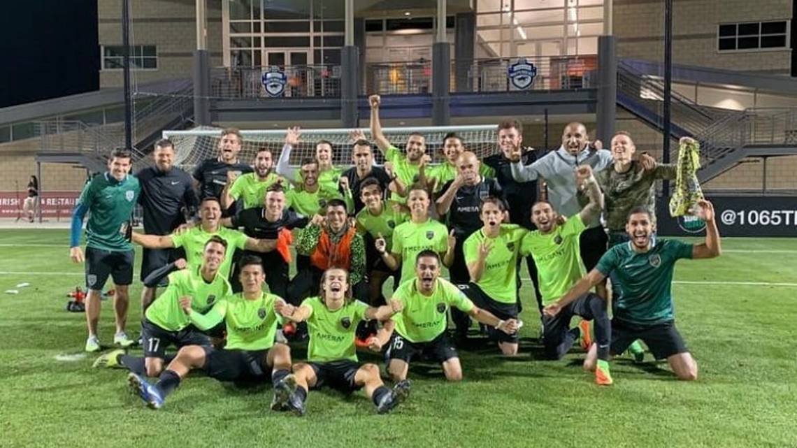 FSS celebrate after the win in Charlotte. Photo courtesy of Florida Soccer Soldiers.