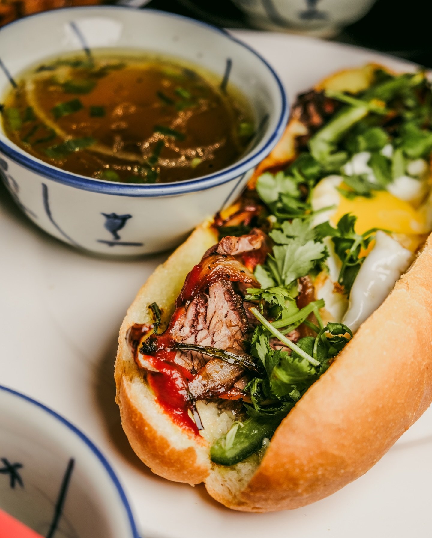 When the temperature dips&hellip; we Beef Dip.
#ddmauchinatown #ddmau #bahnmi #beefdip #vancouverfood 
.
.
.
.
.
.
#vancouverfood 
#yvrfoodie 
#vancouvereats 
#dishedvan 
#vietnamesefood 
#604now 
#yvreats 
#dailyhivefood 
#vancityfood 
#teamchomp 
#