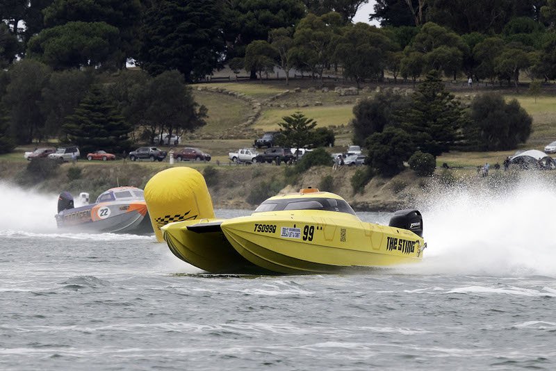 OFFSHORE SUPERBOATS RETURN TO GEELONG