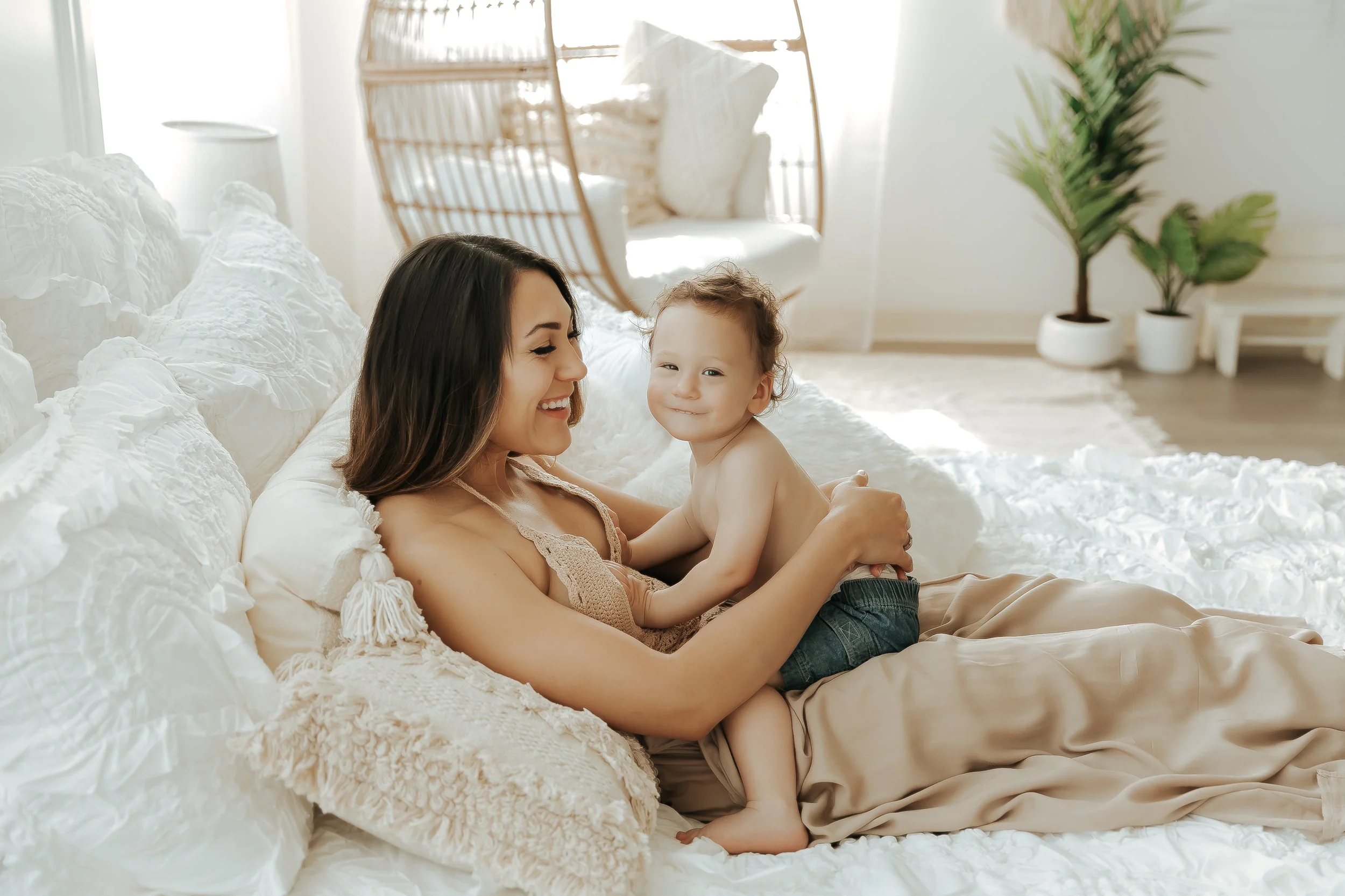 MotherhoodMiniSession2614-Edit-3.jpg