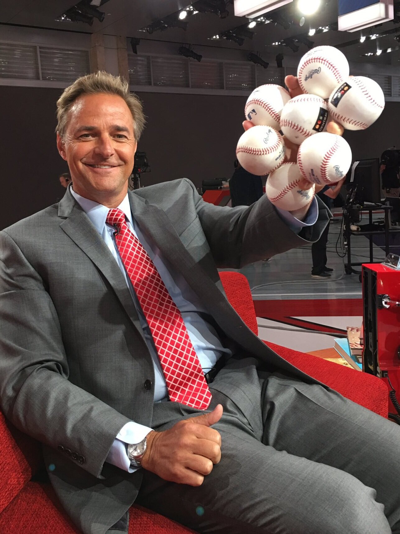 How many baseballs can you hold in one hand? — THE GLORY OF BASEBALL