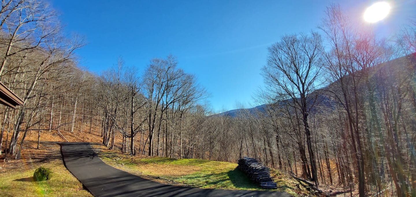 3-View-of-Mountain-from-the-Driveway.jpg