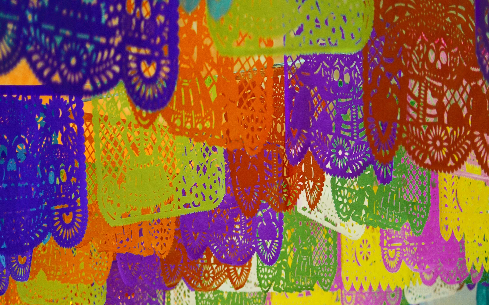 Detrás del papel picado, nuestra artesanía calada