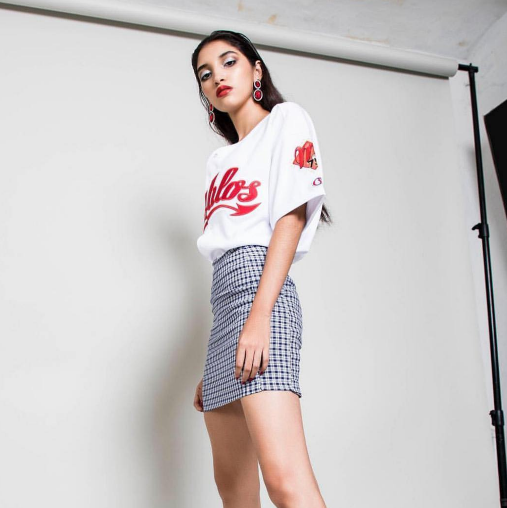 @_claudiabarrientos , quien se lució en estas fotos de @alfonsoramza para @itsajessmagazine . | #PickMeParagon