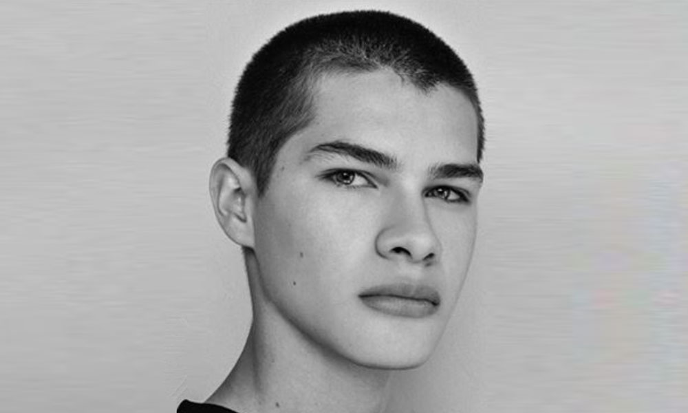 Conoce a Alfredo Díaz, el modelo mexicano que debutó con Versace ? — DMX32