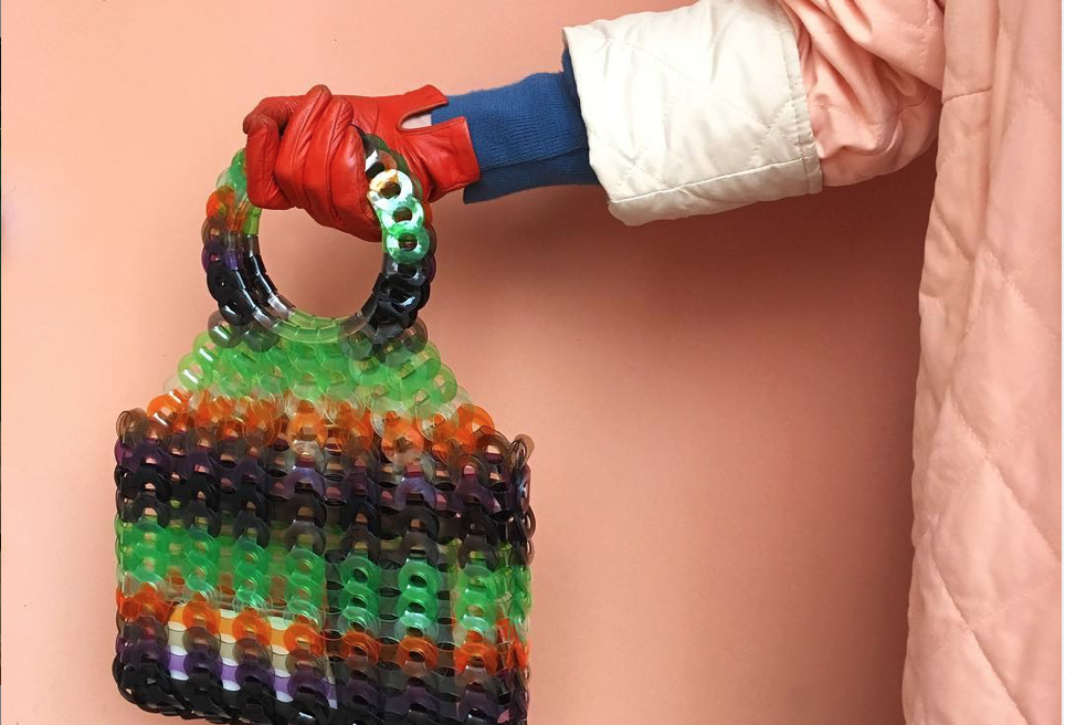 Las bolsas noventeras, hechas a mano y eco-friendly que querrás tener ya