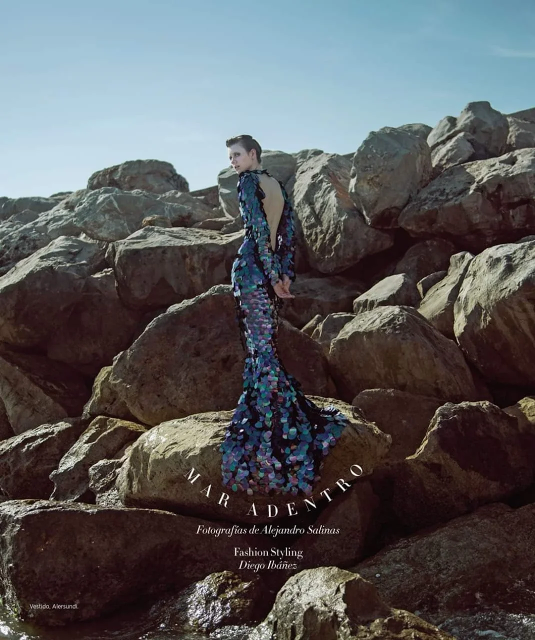 Los diseños de Alersundi en Harper's Bazaar edición noviembre