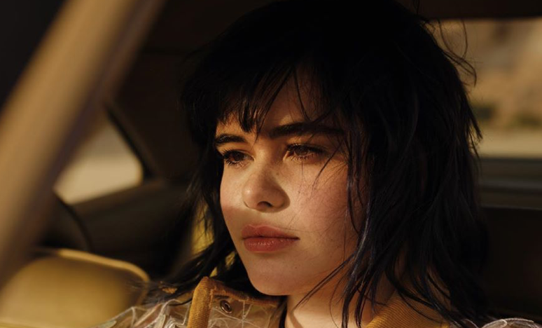 Barbie Ferreira colabora con Becca Cosmetics