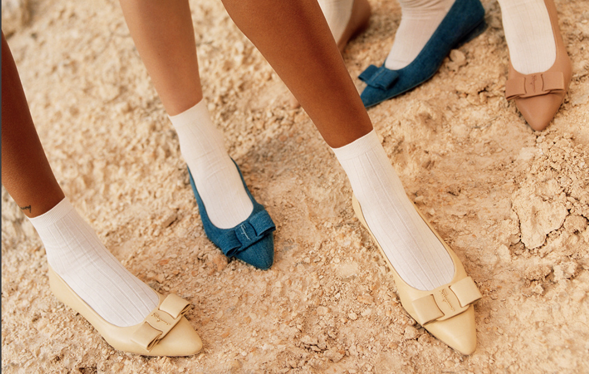 Ferragamo reinventa su mítica línea Vara en pro del empoderamiento femenino