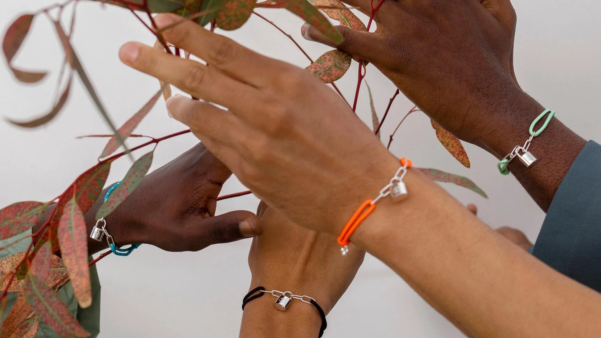 La colección de pulseras de Virgil Abloh en apoyo a la UNICEF