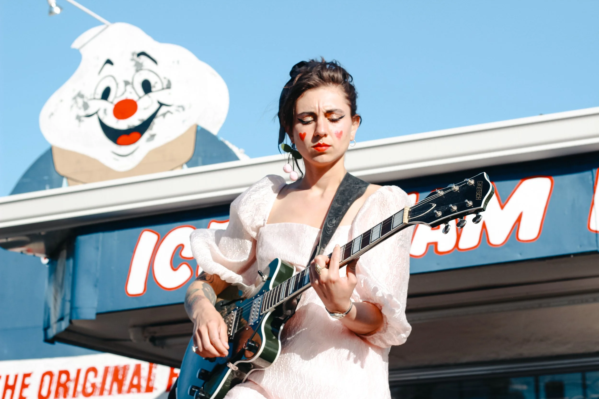 “Music was a helpful place to live in the yearning.” (An Interview with Sara Mae of The Noisy)