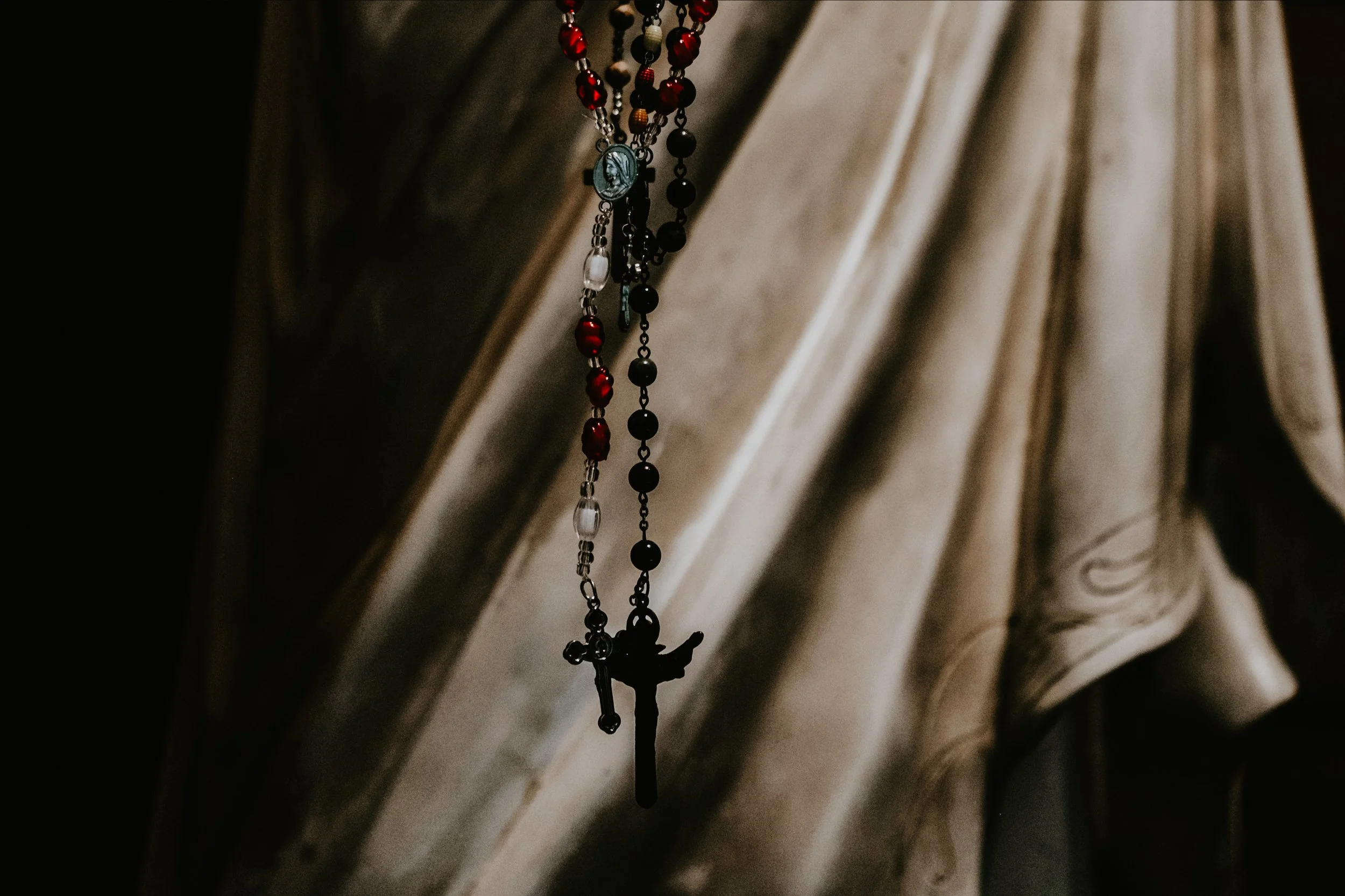 “I keep my eyes open even when I can’t see &amp; call that prayer.” (David Eileen on Vesper)