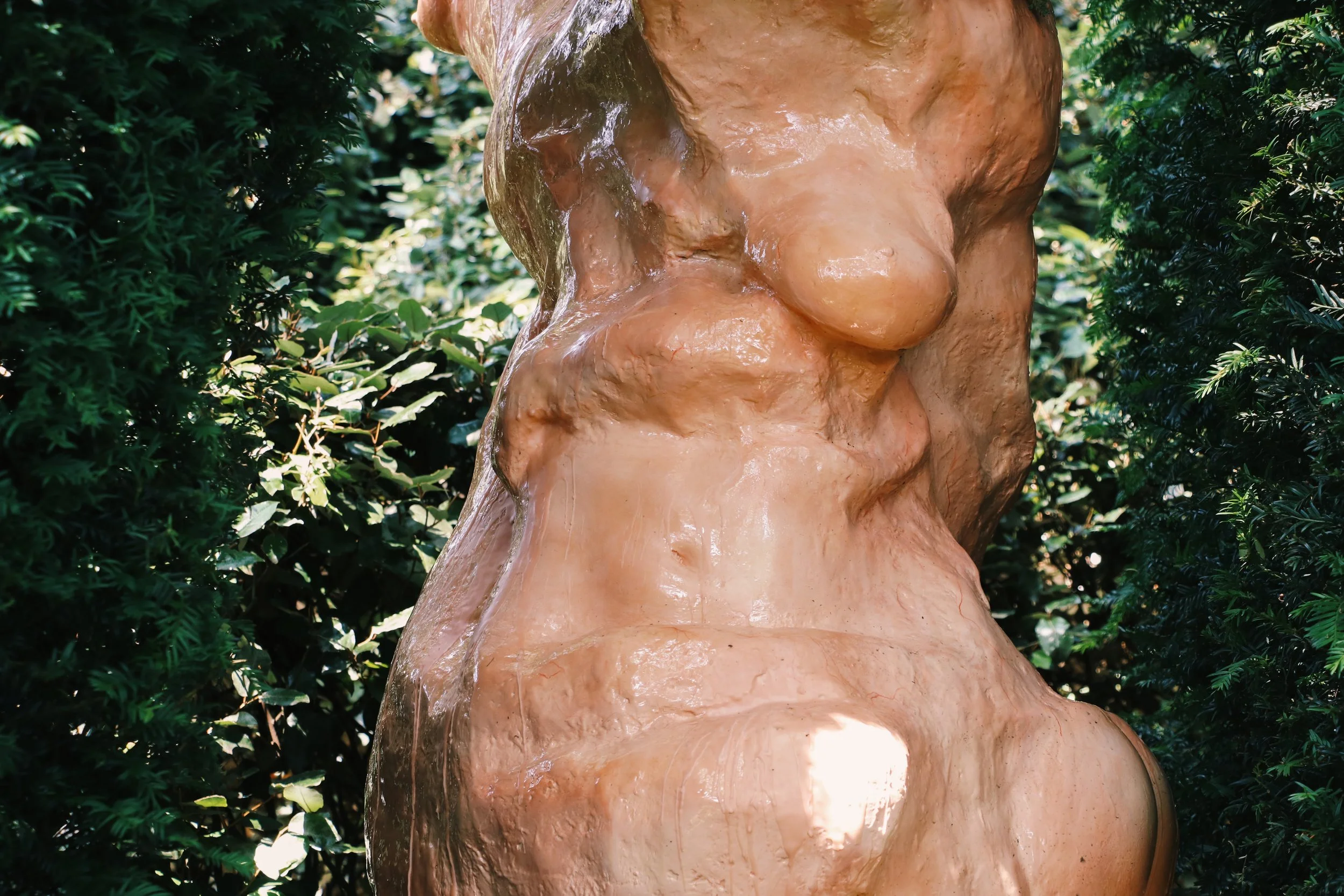  Sculpture réalisée pour les Jardins d’Etretat     Fibre de verre, résine, cire.    2025 