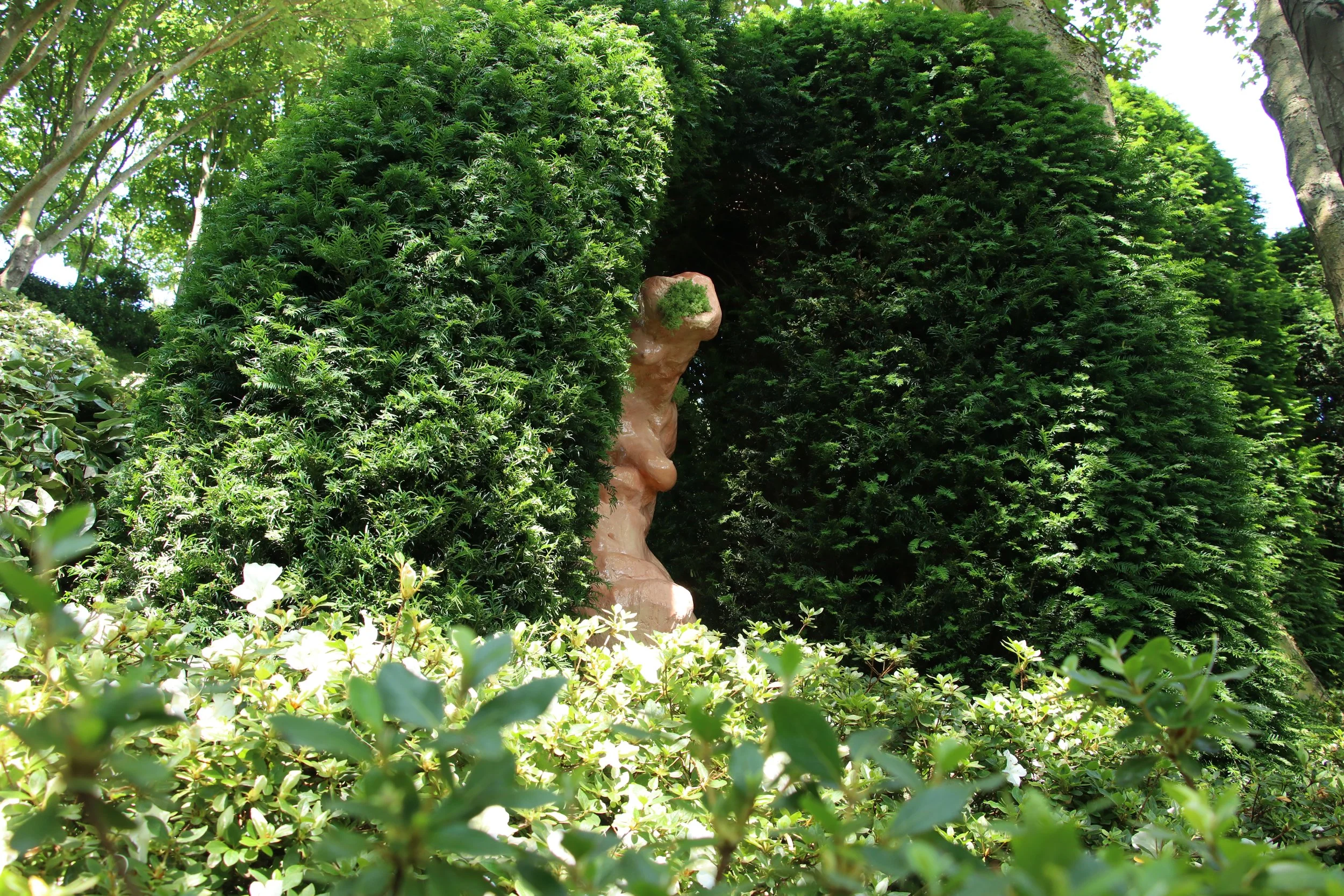  Sculpture réalisée pour les Jardins d’Etretat     Fibre de verre, résine, cire.    2025 