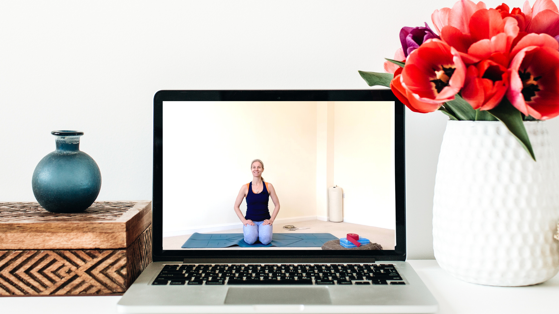 redflowerslaptop.png