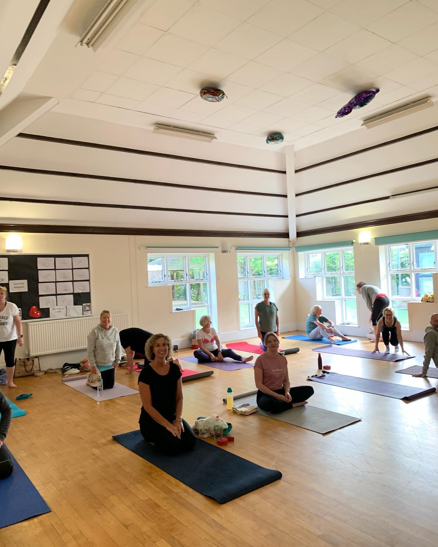 Last night&rsquo;s class beginning and end pics, with the in between focusing on Natarajasana and the 4th chakra.

Our Tuesday evening Colden Common class has now been running for exactly one year ✨
And what a fabulous bunch of Yoginis and Yogis they