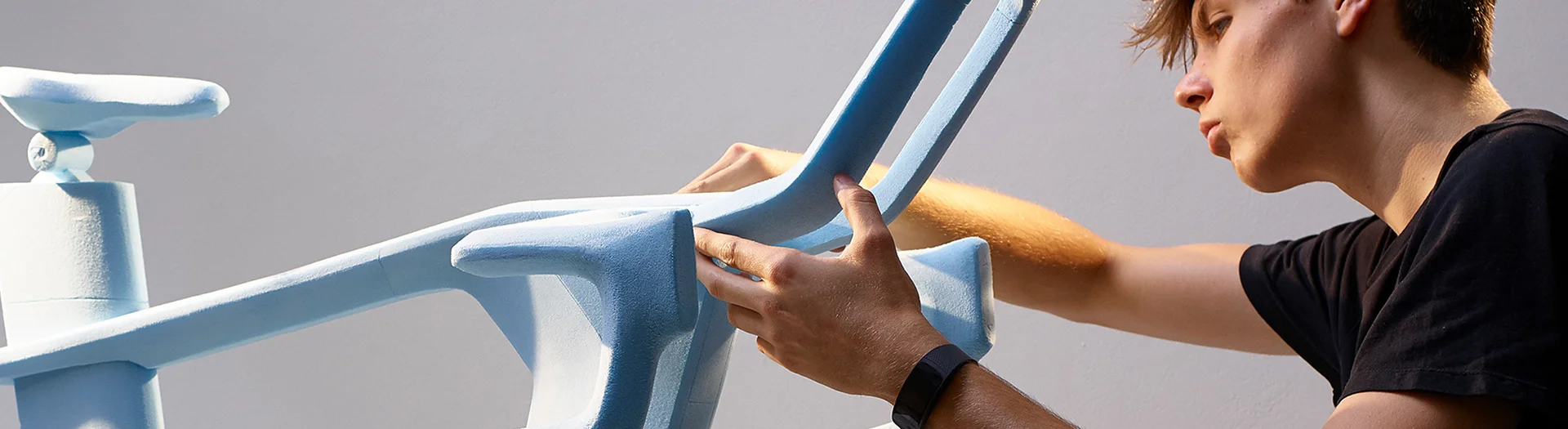 Curventa - crafting - blue foam modelling - prototype - craftsmanship - form exploration