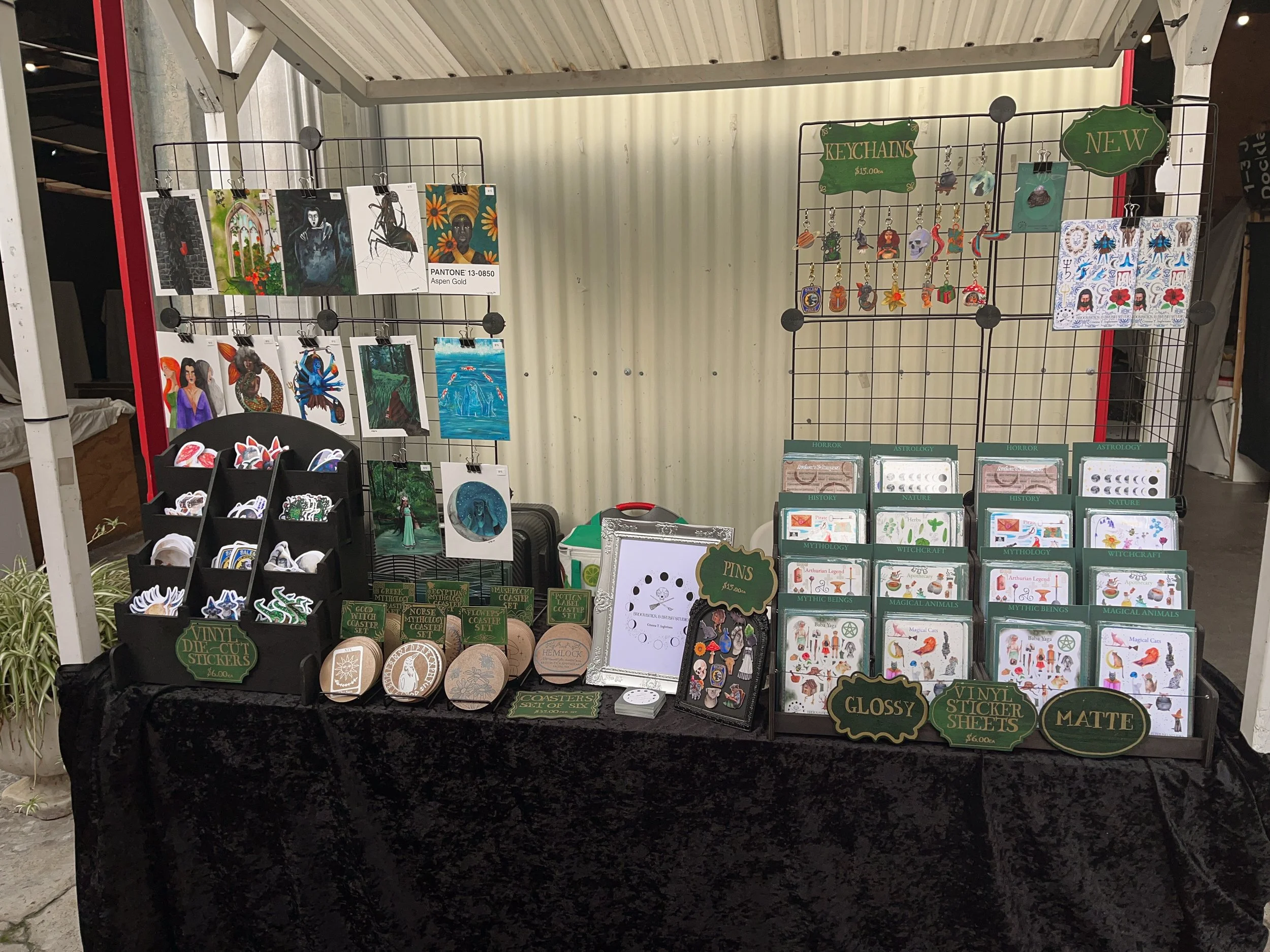 Here at @therosestmarket today! Freebies with every purchase (until stock lasts!!!)

#rosestmarket #artistmarket #fantasyart #mythologyart