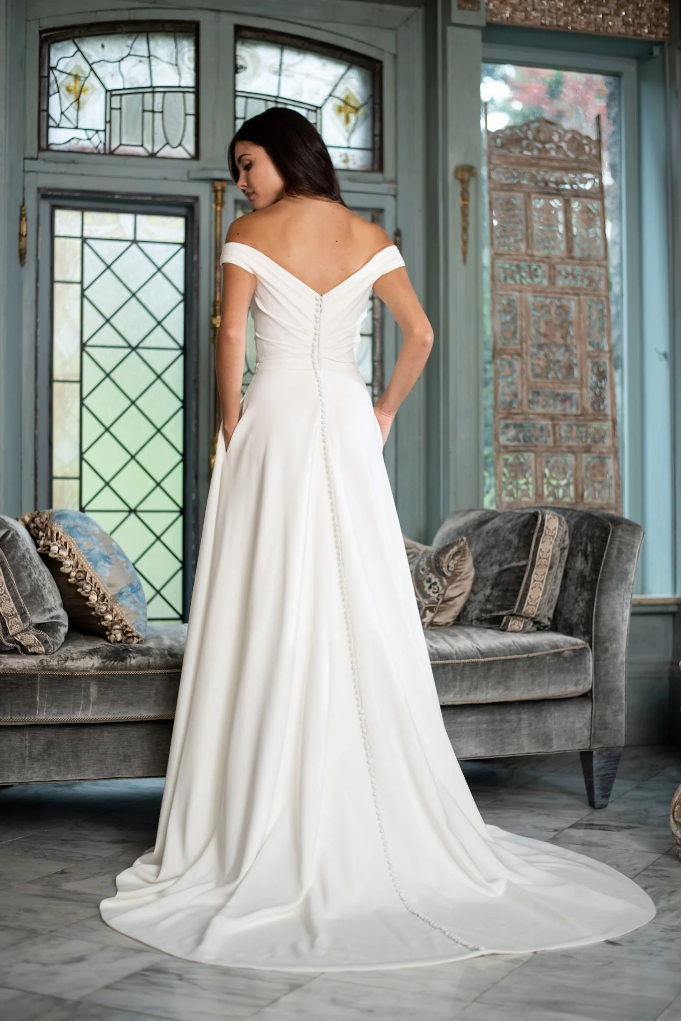 Designer Wedding Dresses & Wolf Bridal Boutique Luxe Wedding Dress