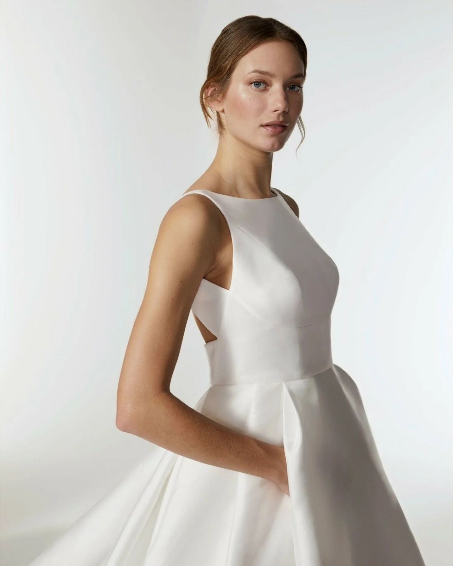 Some gowns don&rsquo;t need sparkle or drama, (especially not at &amp; Wolf)&hellip; they make an entrance simply by being beautifully made.

Meet Style 2632 by @jesuspeiroofficial &mdash; a minimalist dream for the bride who wants elegance, refineme