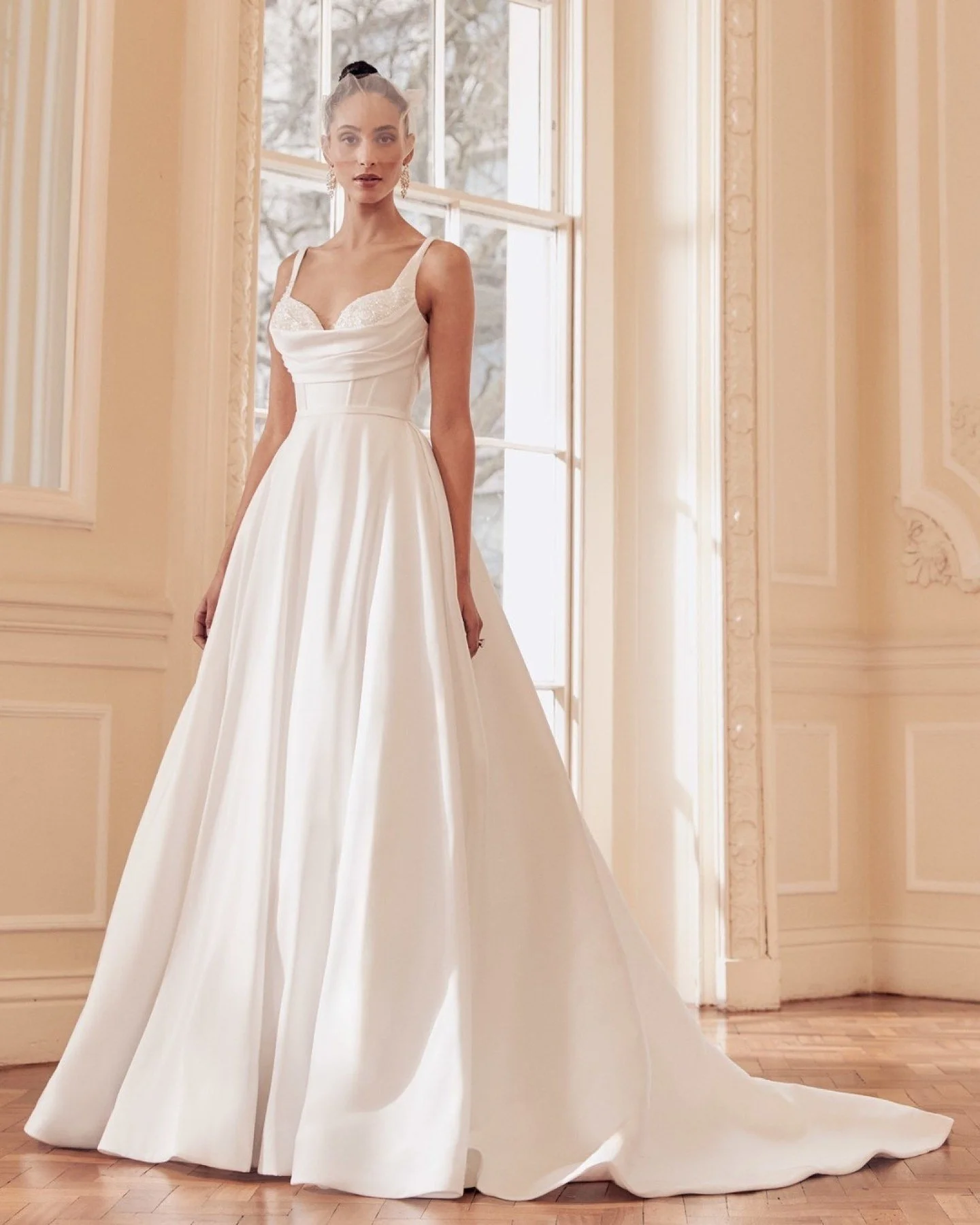 Designer wedding dresses&hellip; without the designer price tag.

Dress: Anna
Designer: Ellis Bridals
High Street Size: 12
Colour: Ivory
Condition: As New
Off the Peg: &pound;765 was &pound;1525

This designer wedding dress is available to buy Off-th