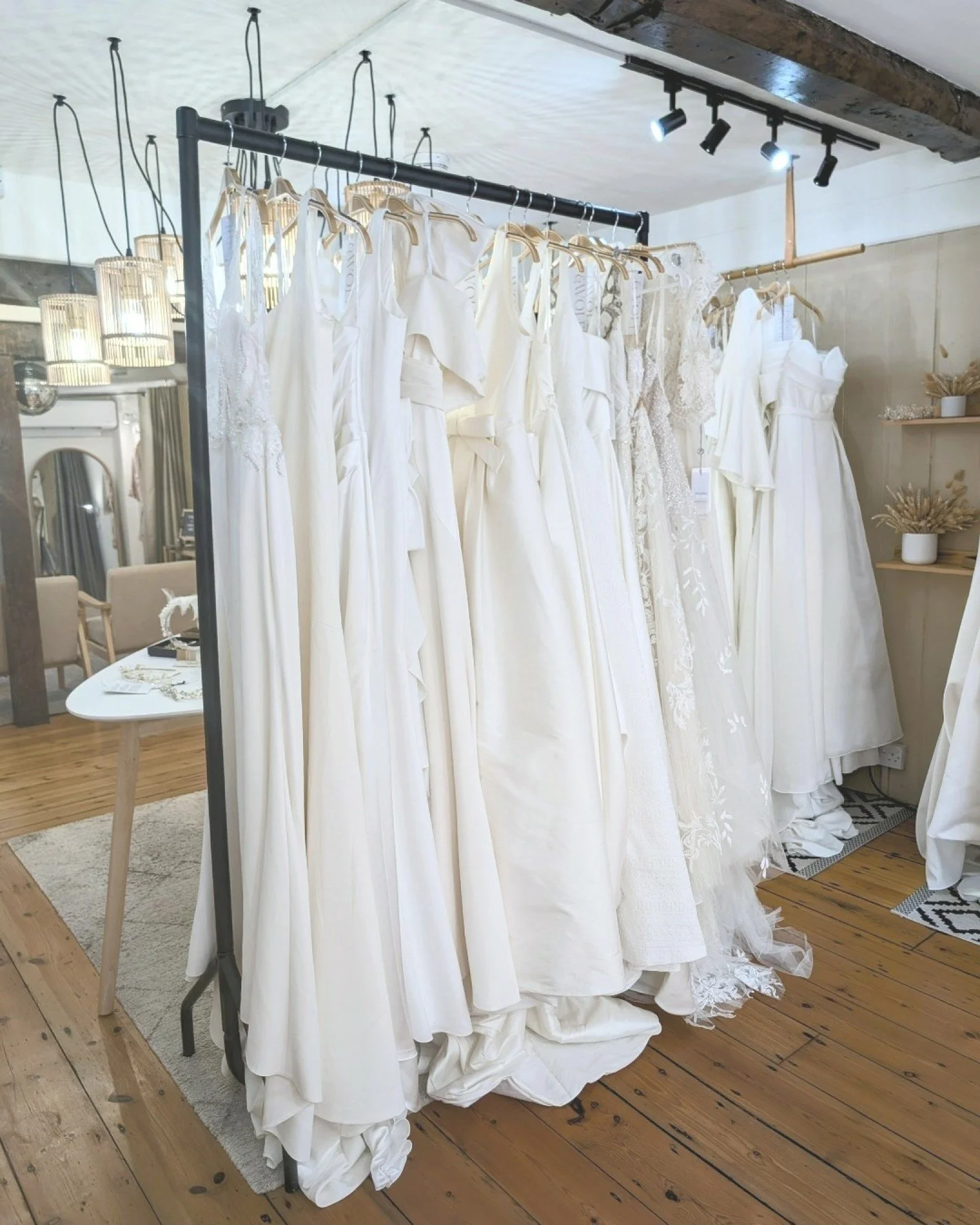 Size 8 brides&hellip; this one&rsquo;s for you.

A snapshot of what&rsquo;s currently on our Off-the-Peg rail in a size 8 &mdash; all available to buy now and take home the same day.

Designer wedding dresses, no waiting, no ordering&hellip; just try