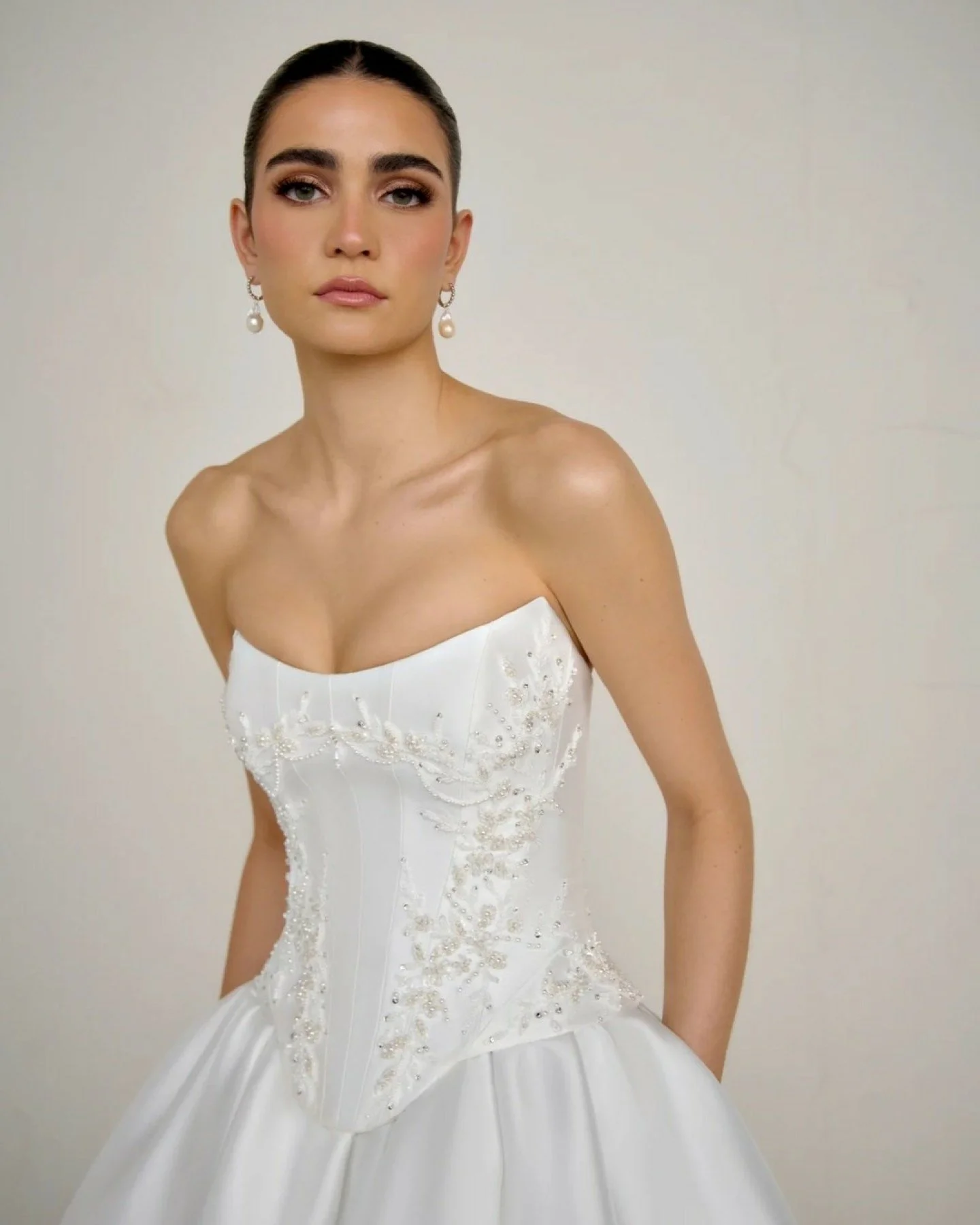 Dress: Solara
Designer: Justin Alexander Signature
Size: 12
Colour: Ivory
Condition: As New
Was &pound;2700 Now: &pound;1350

Available Off-the-Peg at &amp; Wolf Bridal in Marlborough, Wiltshire.
Serving brides across Wiltshire, Hampshire, Berkshire 