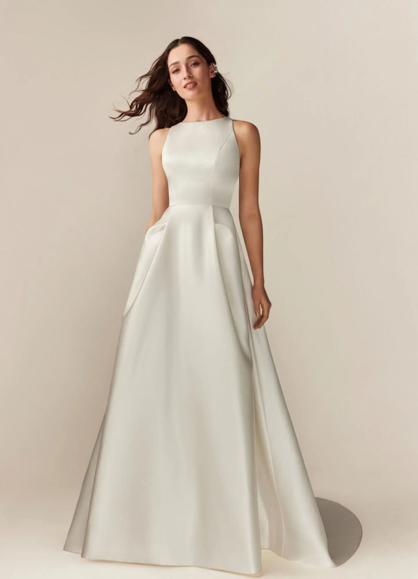 This designer wedding dress by @jesuspeiroofficial is available to buy Off-the-Peg at &amp; Wolf Bridal and take home the same day.
Appointments in Marlborough, Wiltshire.

Dress: 2560
Designer: Jesus Peiro
Size: 14
Fabric: Satin
Condition: Excellent