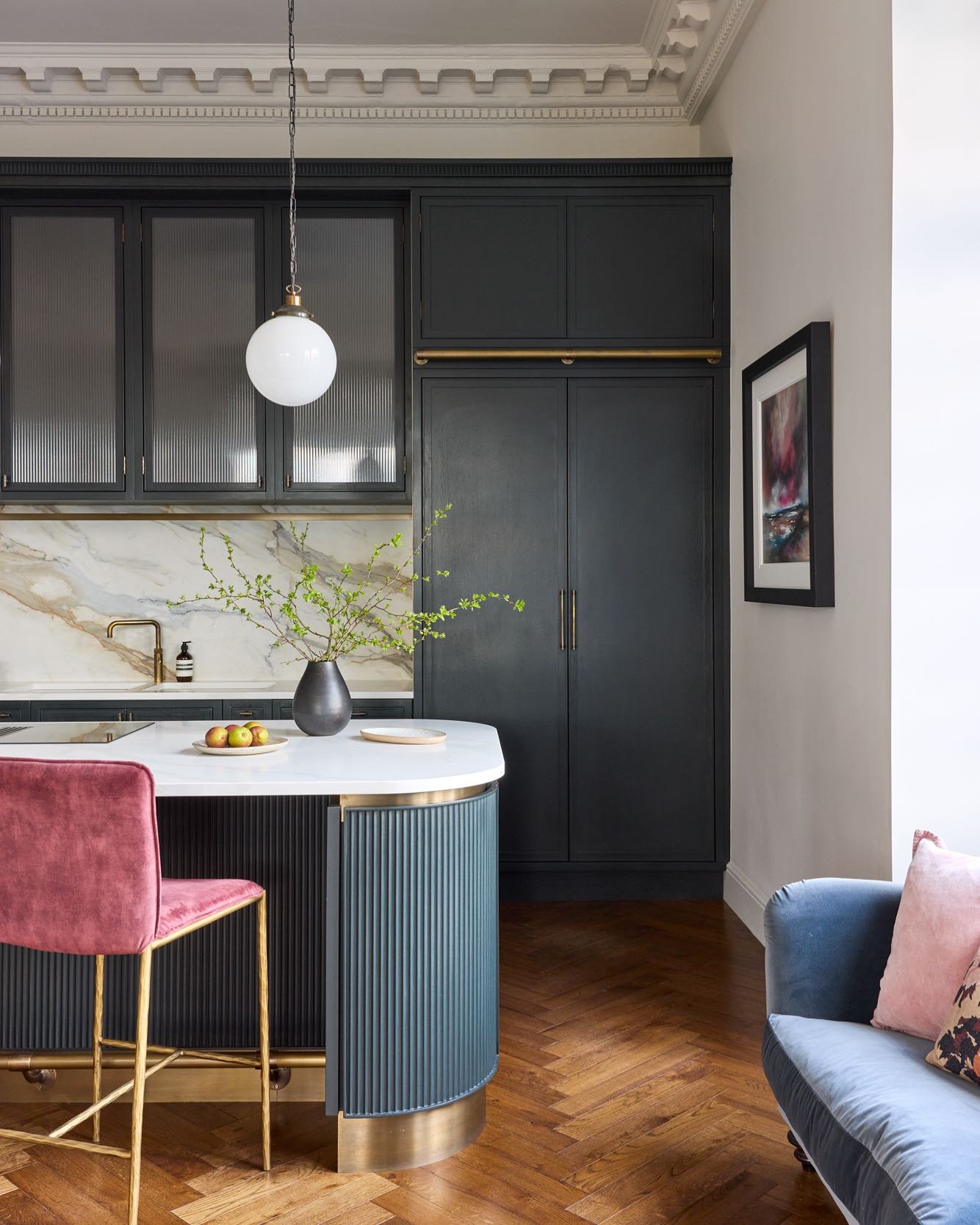 Starting the week with this beauty - The Park House - The Kitchen

It was a must to incorporate tall cabinetry into this design with these room proportions. The cornice detail echos the the original coving to add even more grandeur. 

The cabinetry o