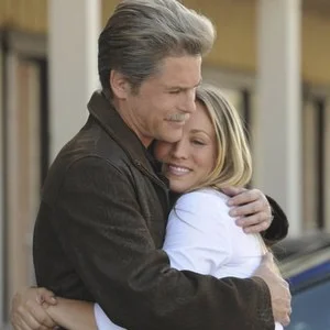 Rob Lowe as Drew Peterson and Kaley Cuoco as Stacy Peterson