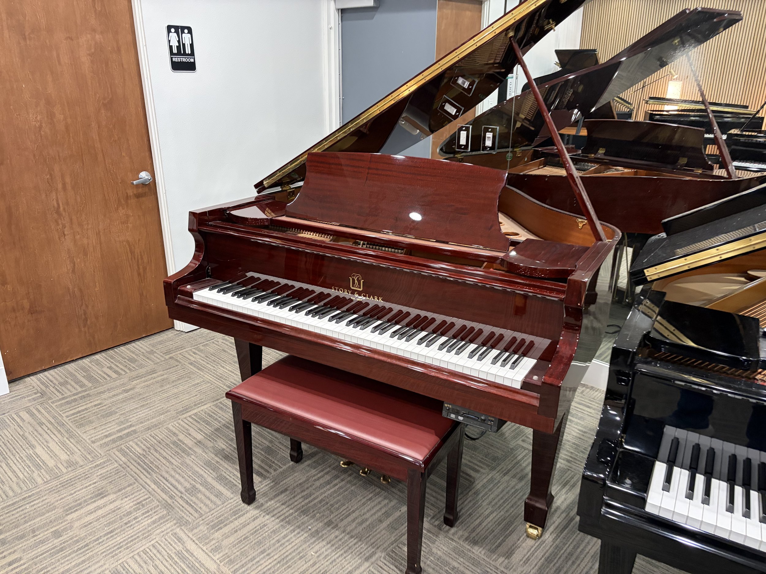 Story & Clark - Baby Grand