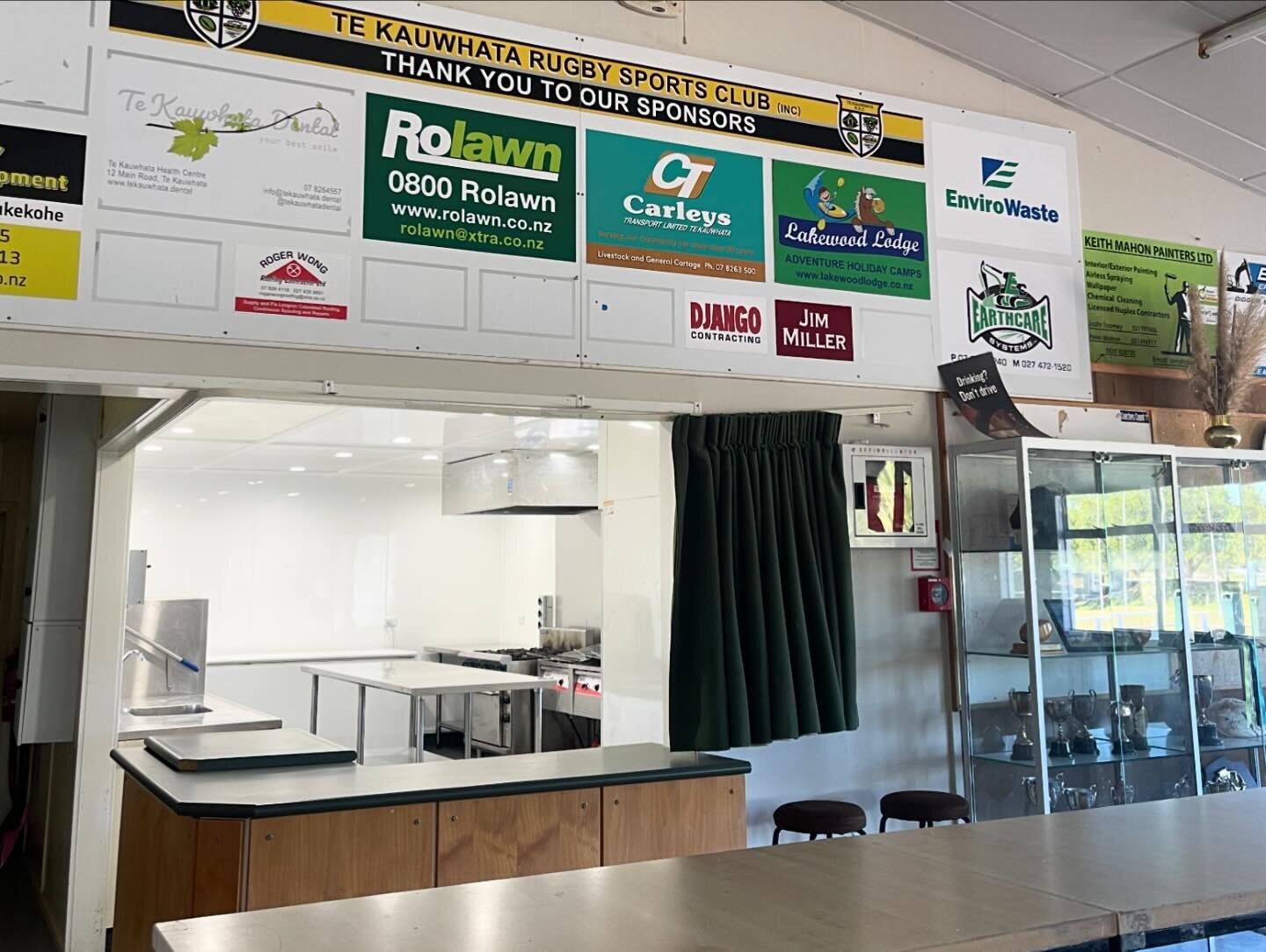 Today our team finished up a reface job for the Te Kauwhata Rugby Sports Club commercial kitchen.

It&rsquo;s great to be involved in community jobs like these!

#community #rugbyclub #reface #commercialkitchen