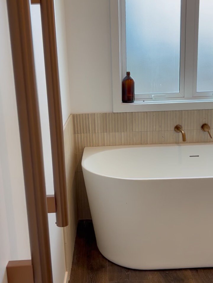 Where elegance meets excellent craftsmanship, we cover every detail.

&bull; Board - @laminexnz Porcelain Blush
&bull; Benchtop - @nzpanelsgroup Aoraki Polished 
&bull; Tap-ware - @abiinteriors 

#bathroomvanity #bathroomsofinstagram #a1joinery #cabi