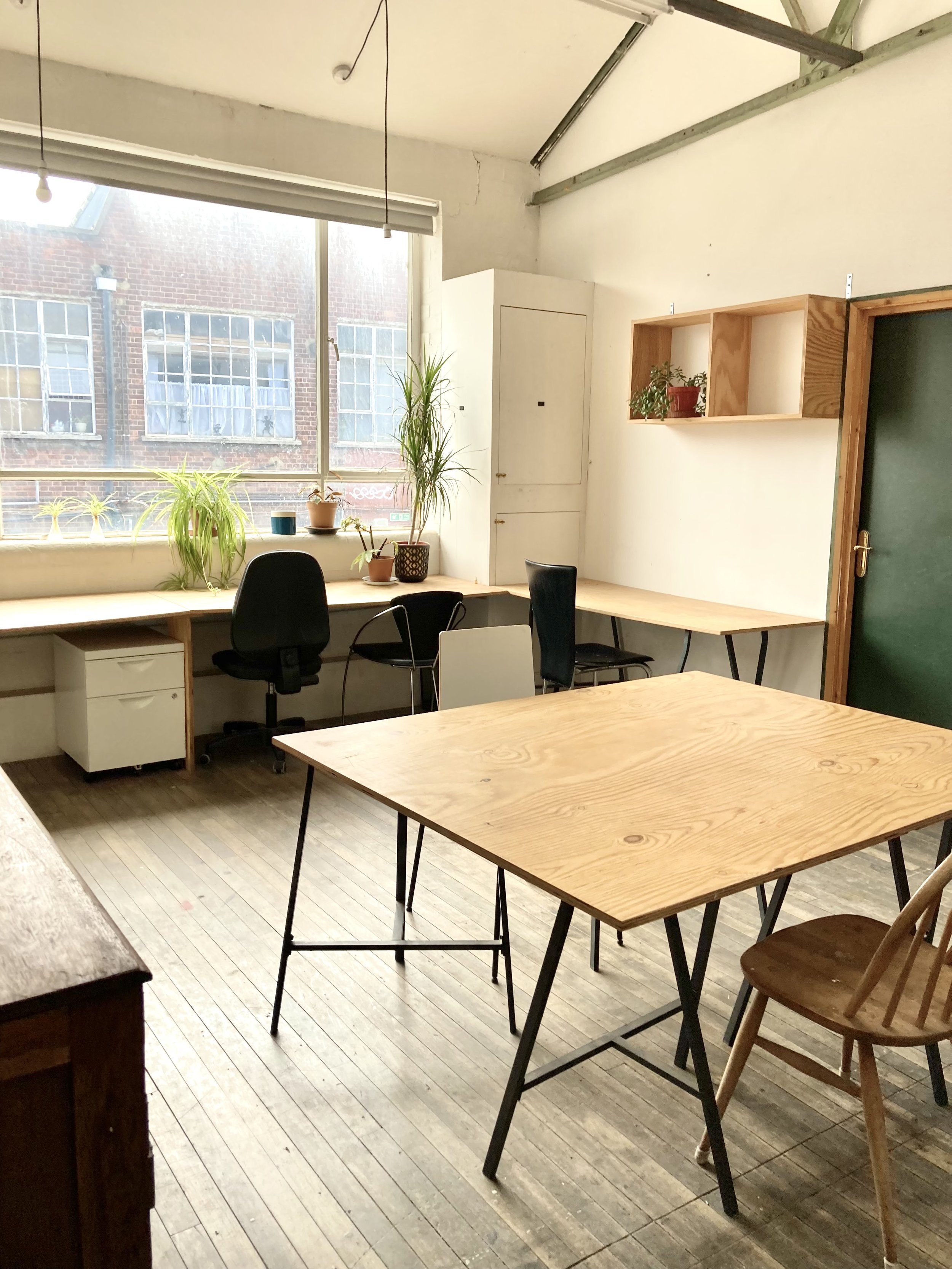 greenhouse_gaunson_house_desk_coworking_hot_desk_workspace_1.jpeg