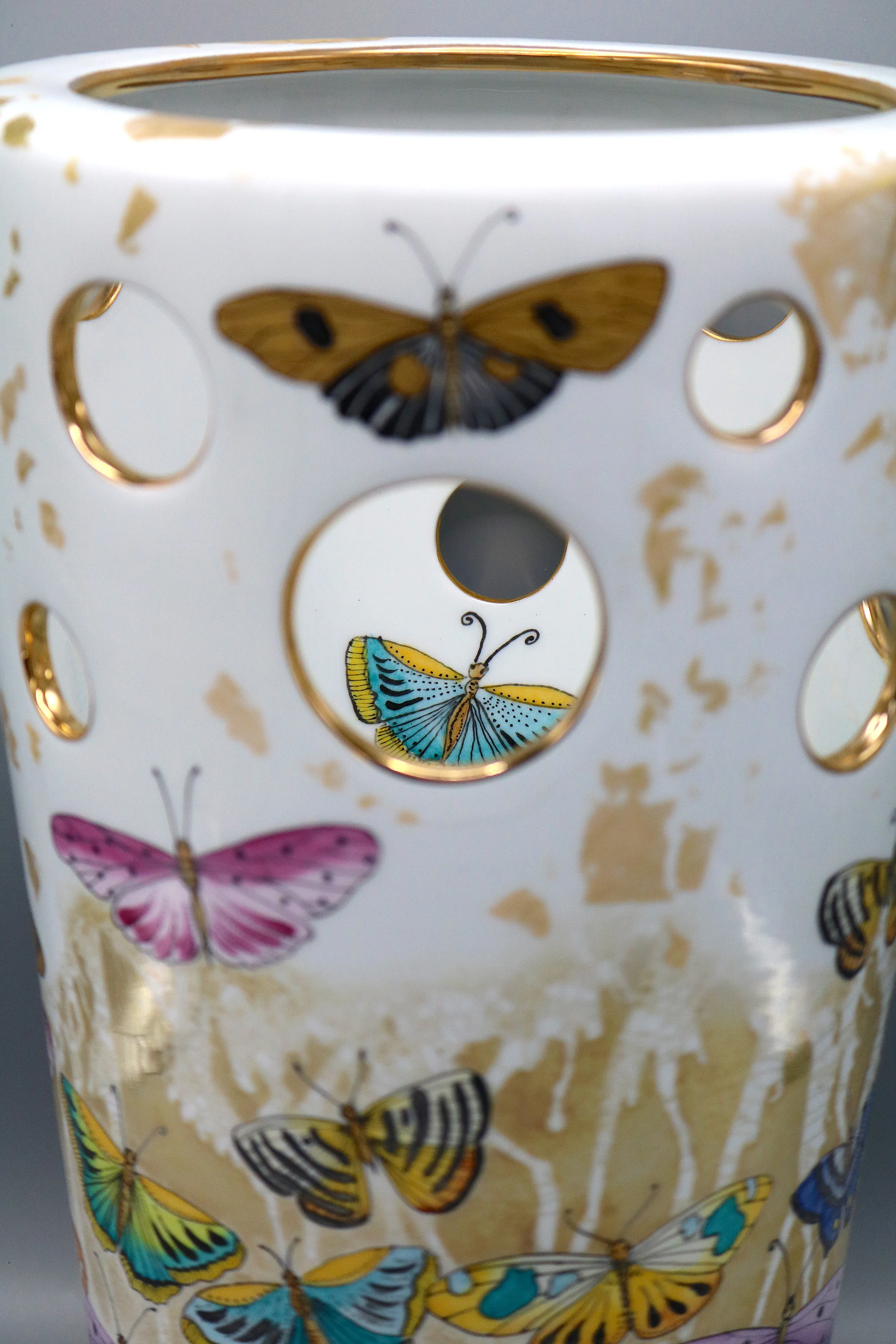 Vase effet papillon détail 2.JPG