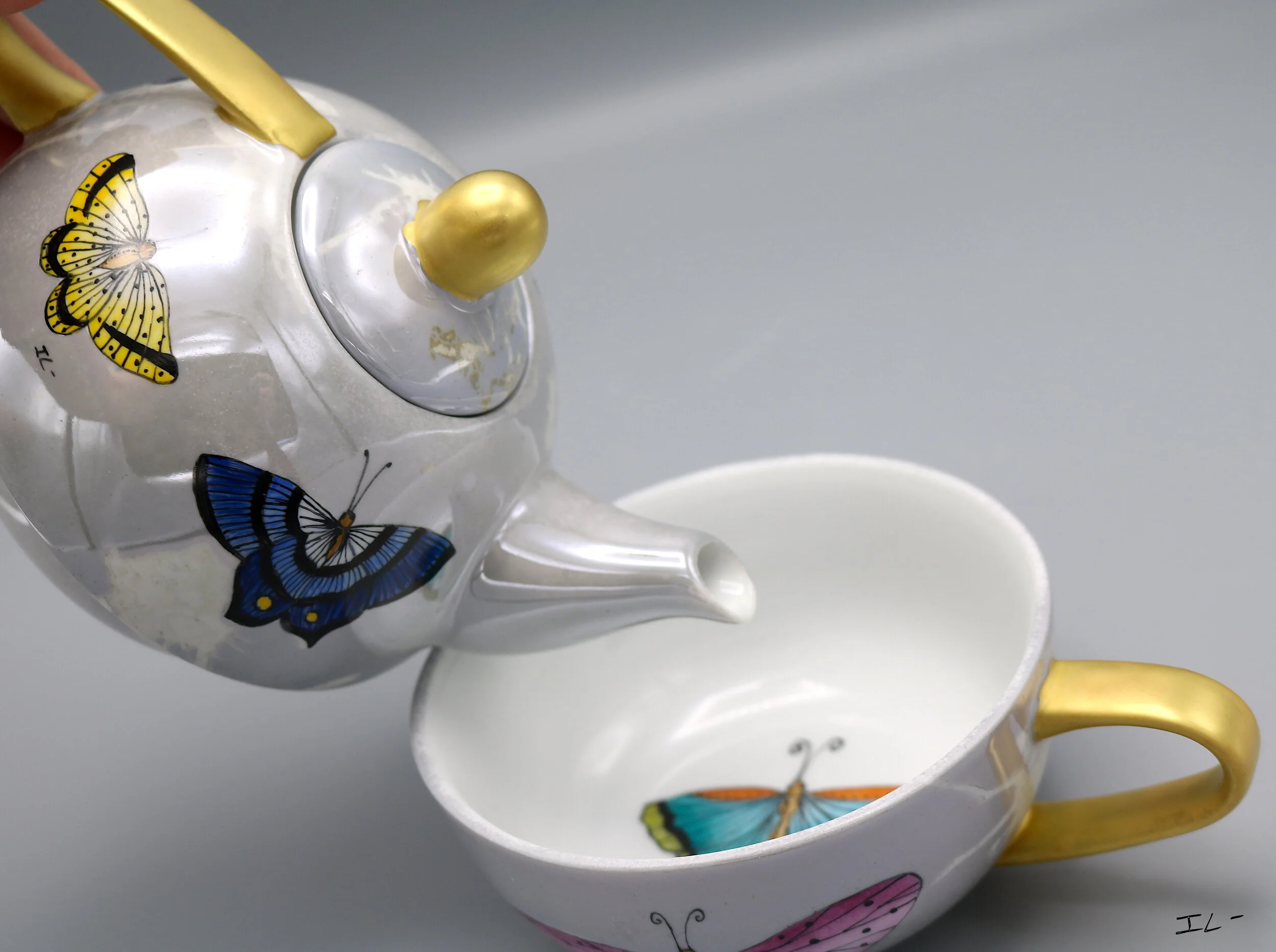 Grey butterfly tea pot 3JPG.JPG