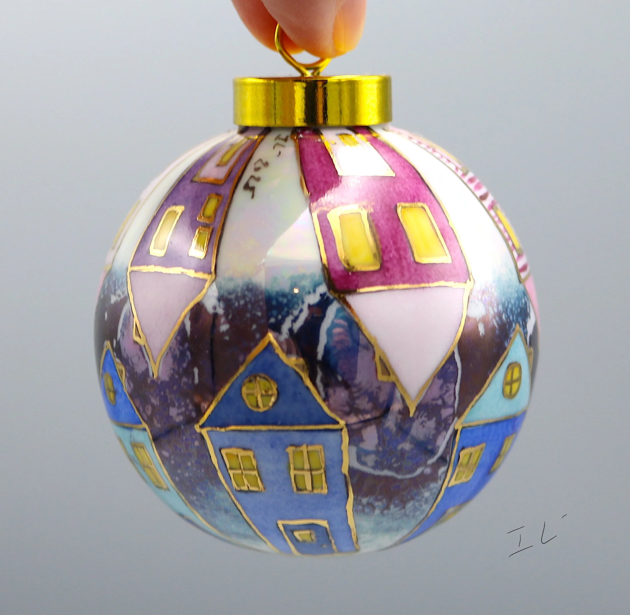 boule IL2025 maison rose et bleu 2.JPG