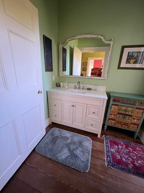 Dot 2 Dot Bathroom 6.JPG