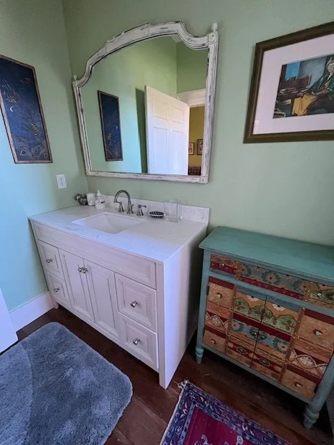 Dot 2 Dot Bathroom 3.JPG