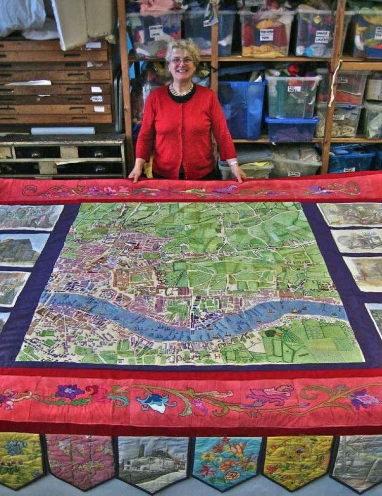 Diana-England-with-millenium-tapestry.jpg