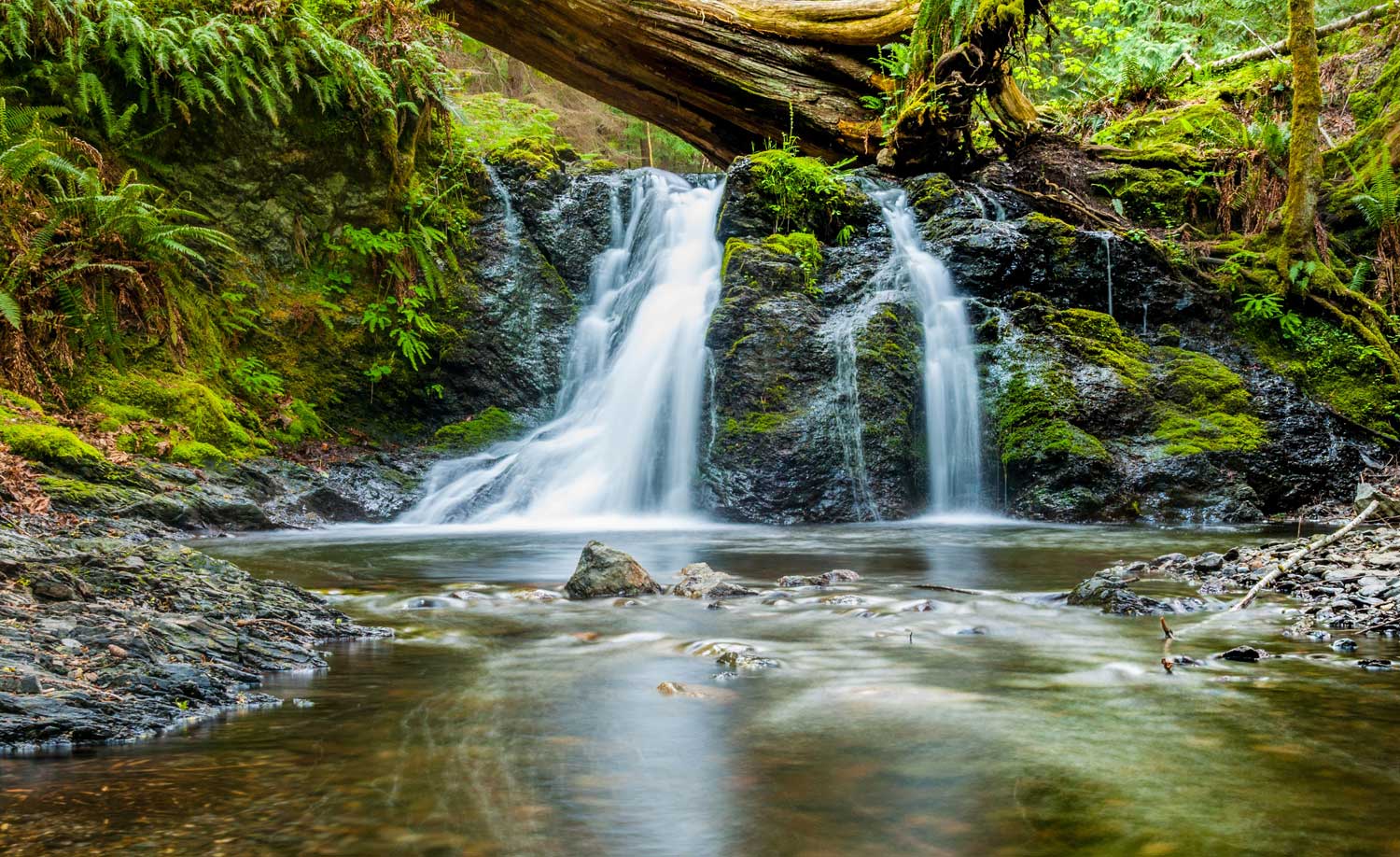 banners_waterfall.jpg