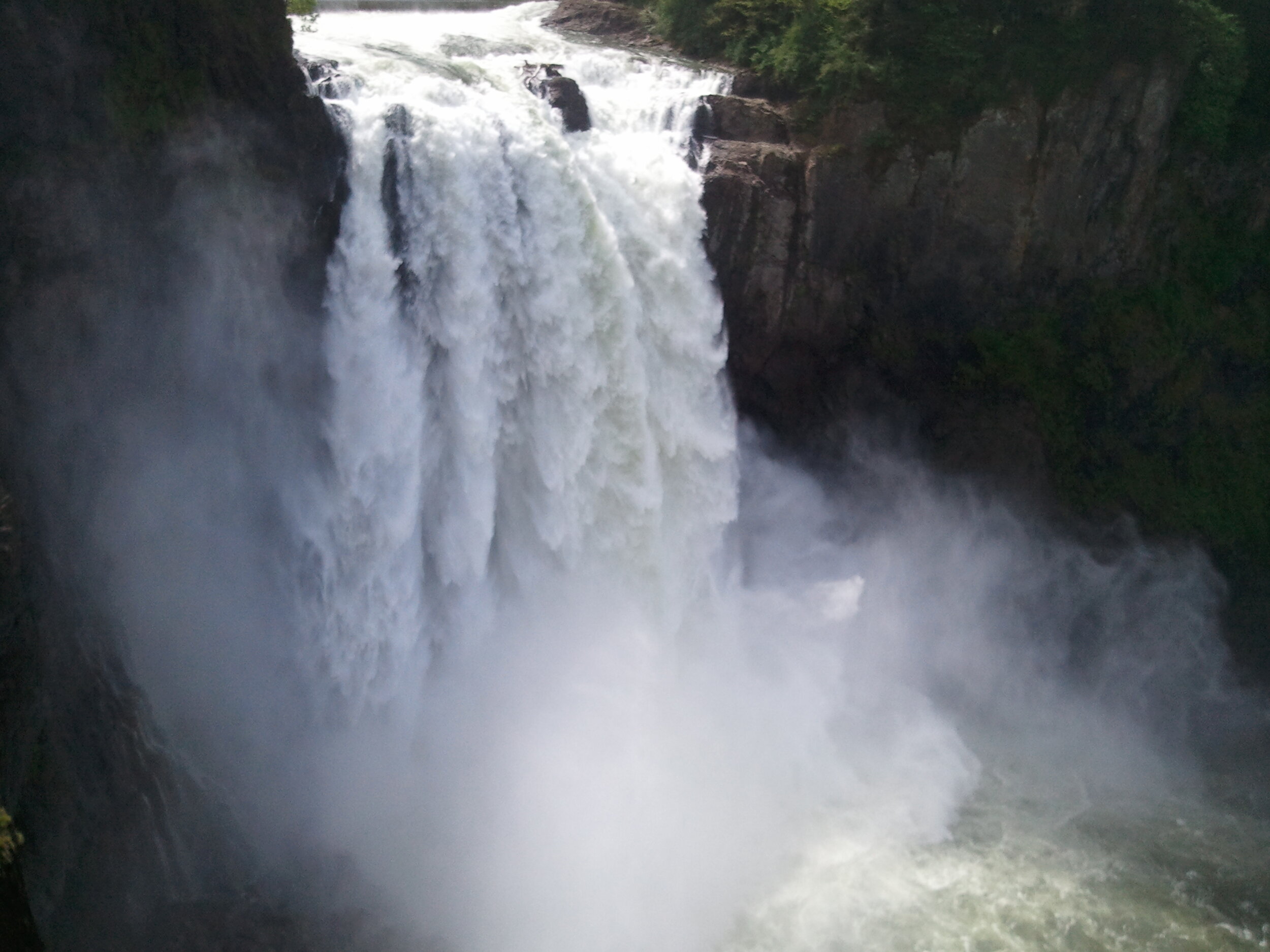 snoq falls lots of water-mist.jpg