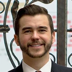 woods-ryan-headshot.jpg