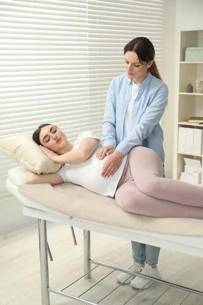 Chiropractor for Pregnancy: What to Expect at Your First Visit